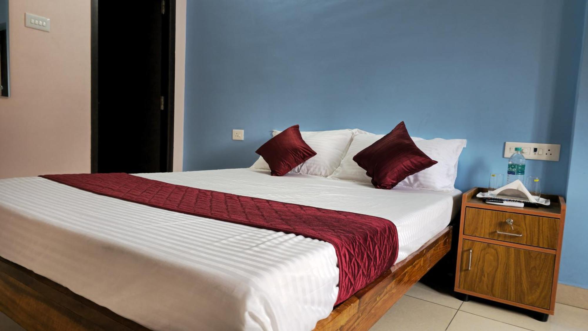 Pondy Pleasant Stay Pondicherry Exterior photo